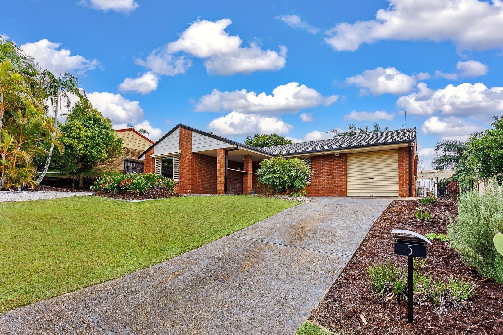 5 Leesa Court, Highland Park QLD 4211, Image 0