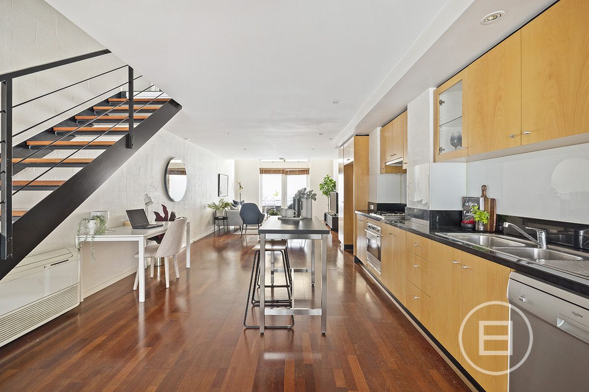 2/287 Bank Street, South Melbourne VIC 3205, Image 2