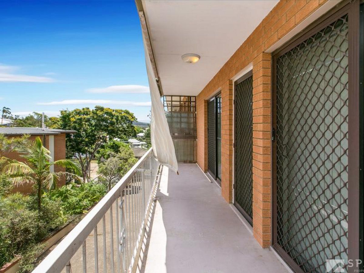 2 bedrooms Apartment / Unit / Flat in 3/22 Lemnos Street RED HILL QLD, 4059