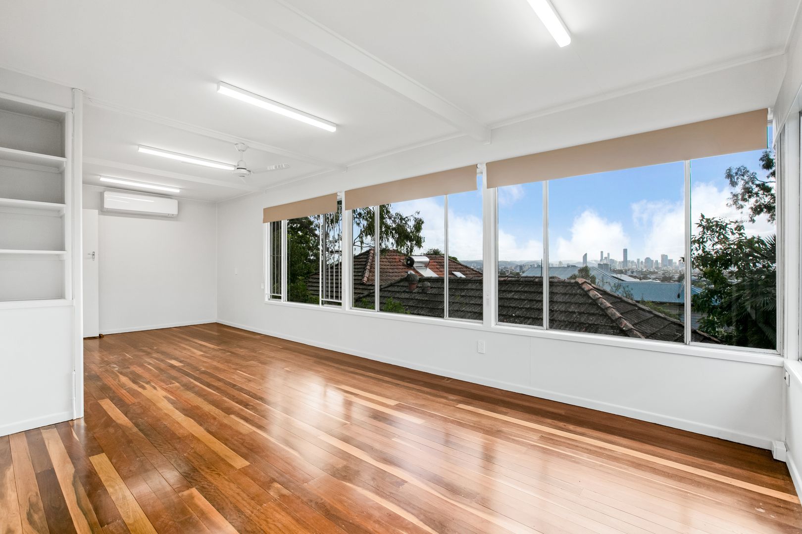 3 bedrooms House in 16 Spica Street COORPAROO QLD, 4151