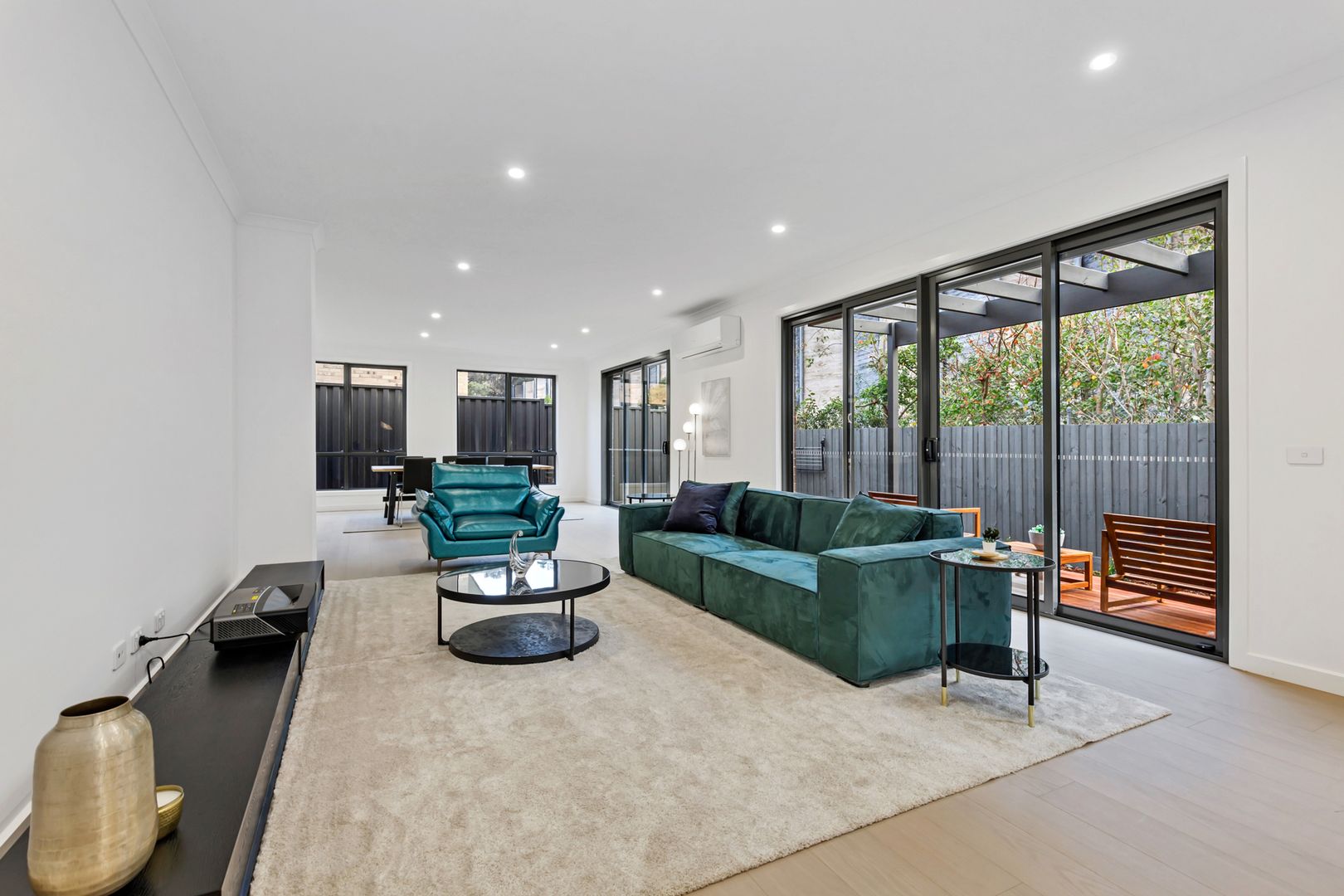 2/101 Therese Avenue, Mount Waverley VIC 3149, Image 2