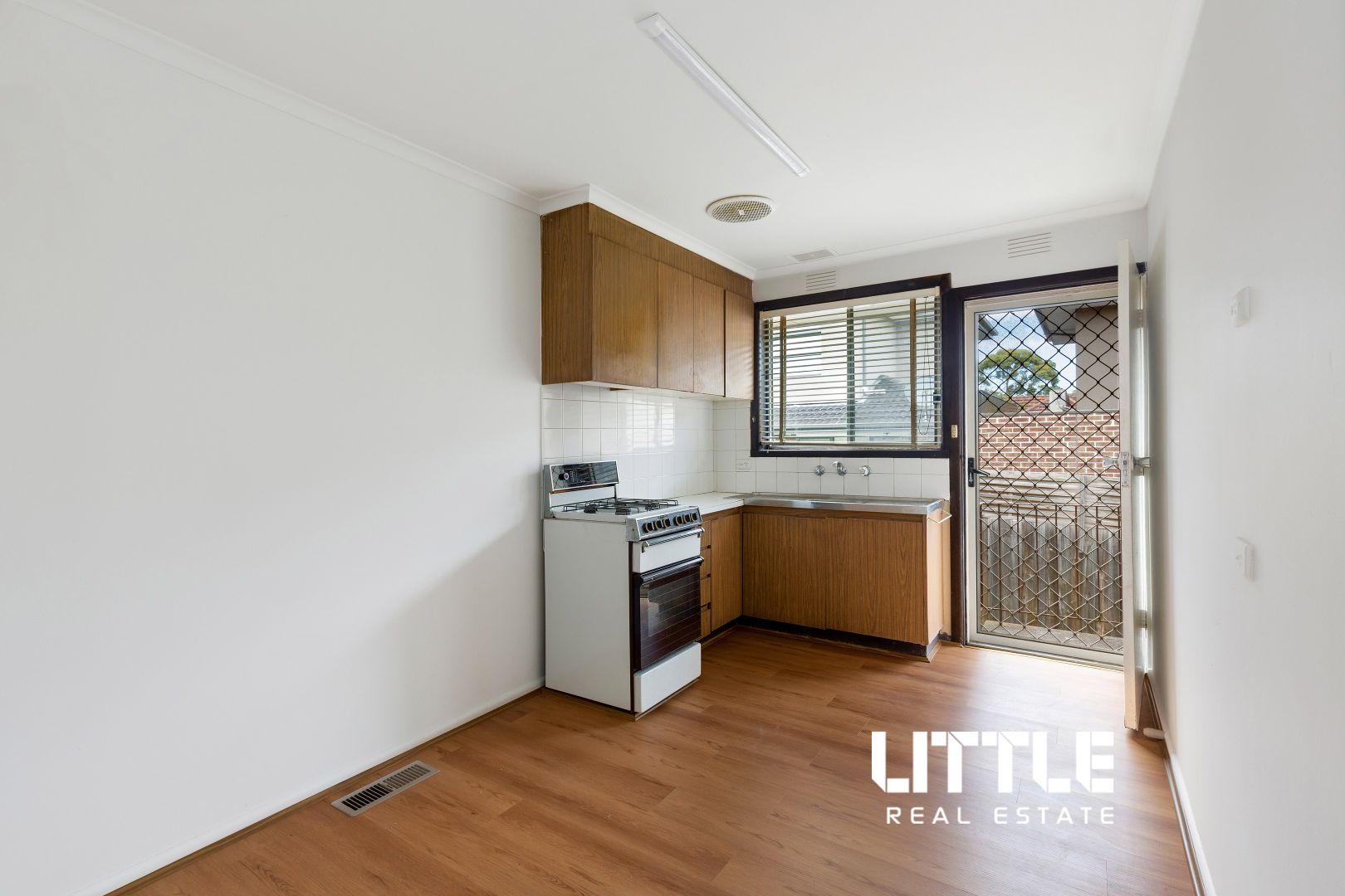 2/3 Howden Street, Oakleigh East VIC 3166, Image 2
