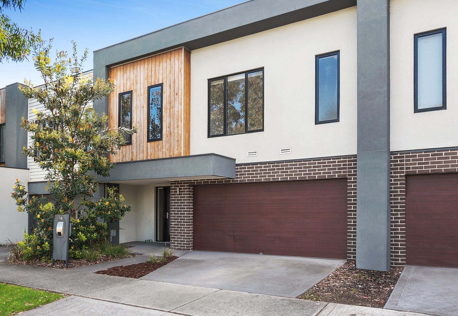 4 bedrooms Townhouse in 14 Vantage Avenue CLYDE NORTH VIC, 3978