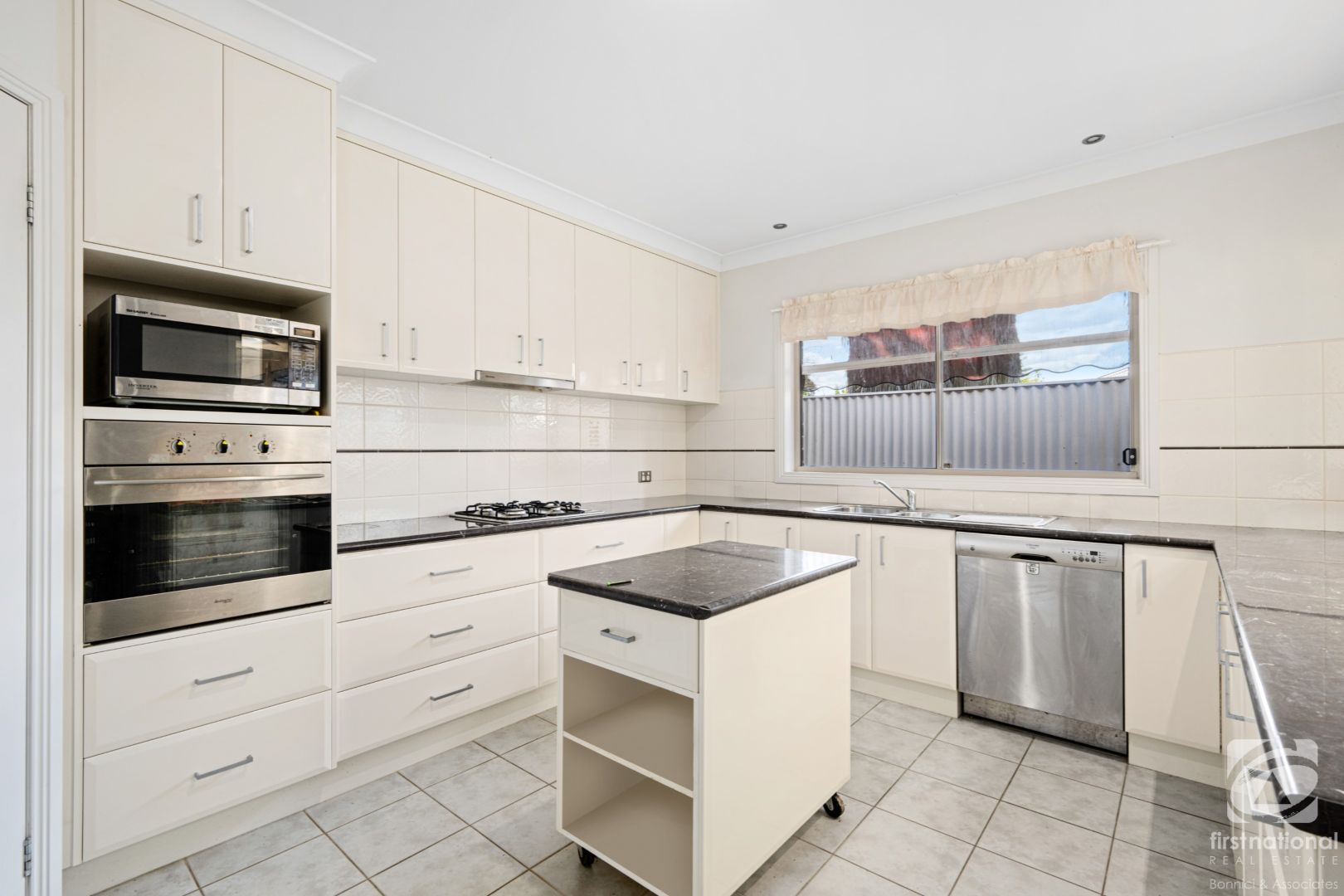 2/33 William Street, Wodonga VIC 3690, Image 2