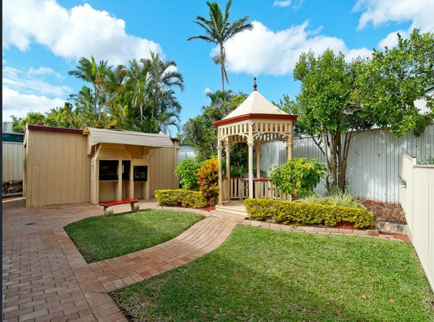 15 Westmoreland Boulevard, Springwood QLD 4127 - House For Rent | Domain