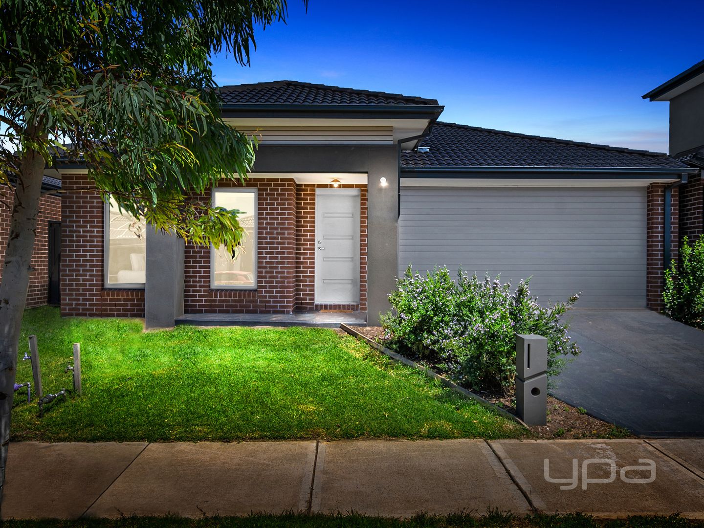 43 Oaky Crescent Cobblebank Vic 3338 Domain
