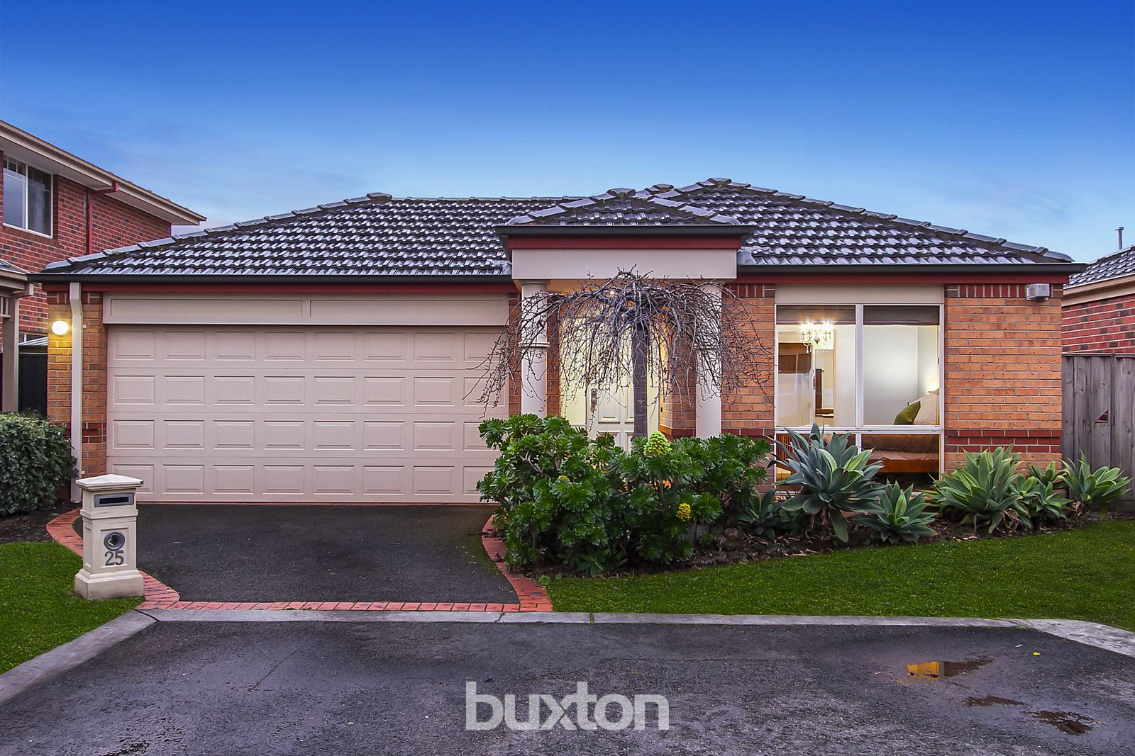 25 Kingsland Close, Dingley Village VIC 3172, Image 0