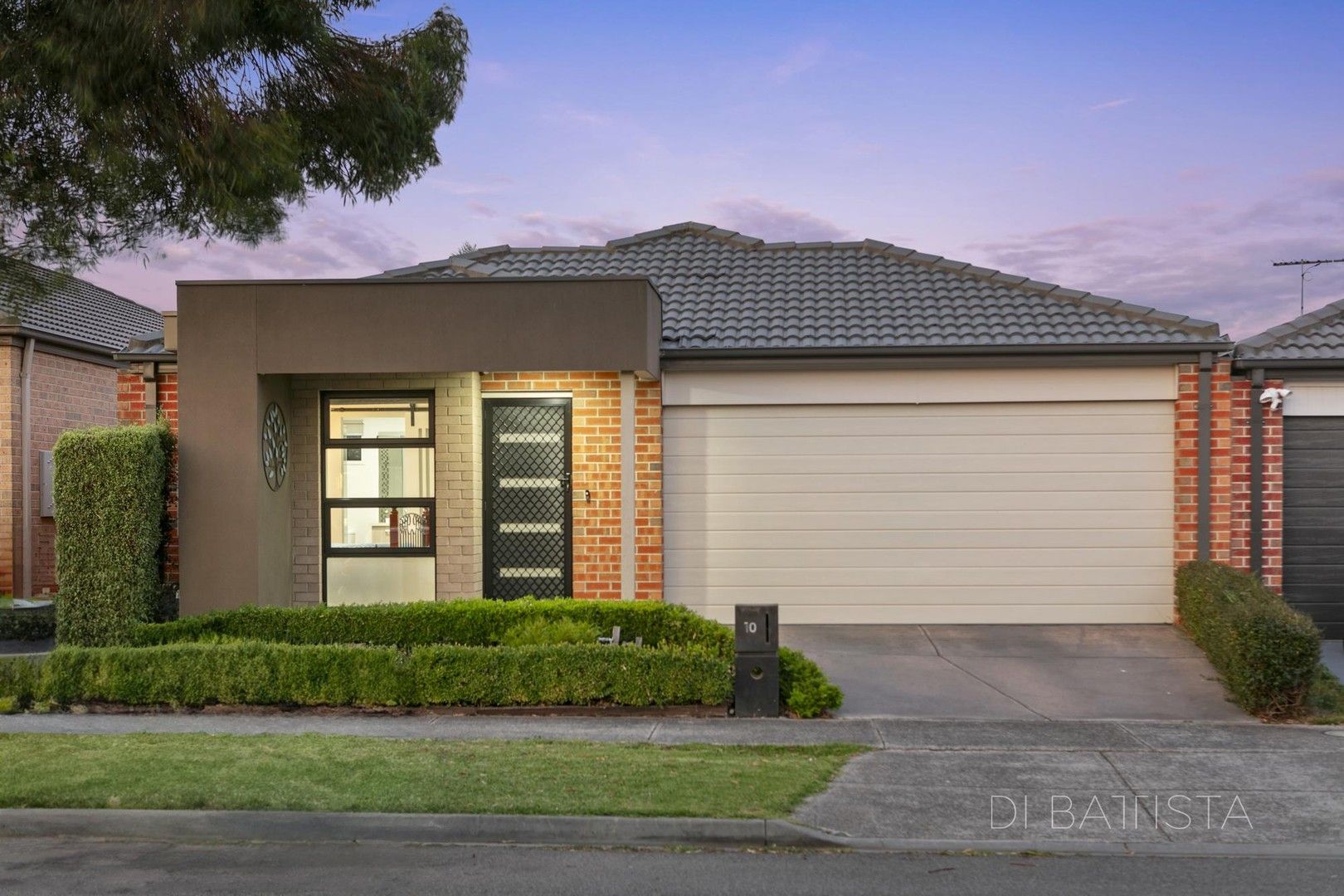 3 bedrooms House in 10 Turion Drive MICKLEHAM VIC, 3064