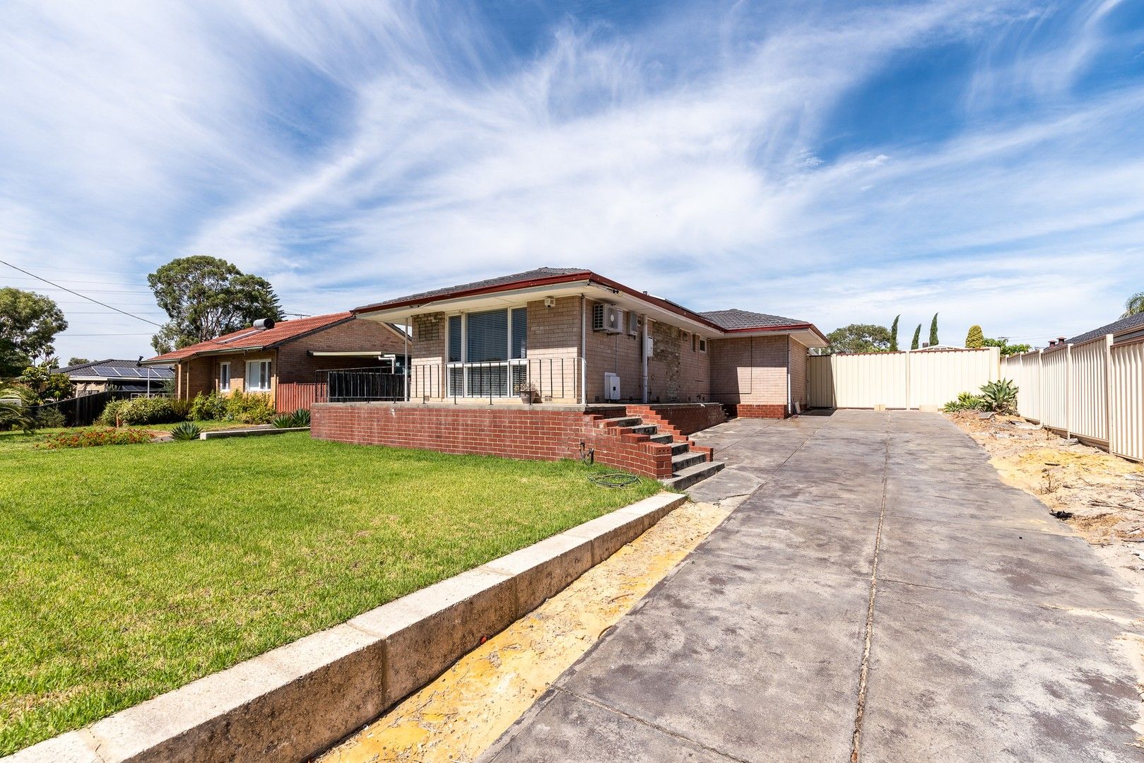 3 bedrooms House in 11 Meyrick way LANGFORD WA, 6147