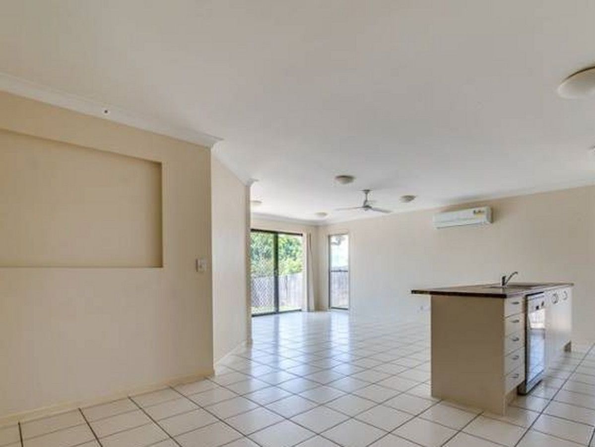 7 Rhiannon Drive, Flinders View QLD 4305, Image 2