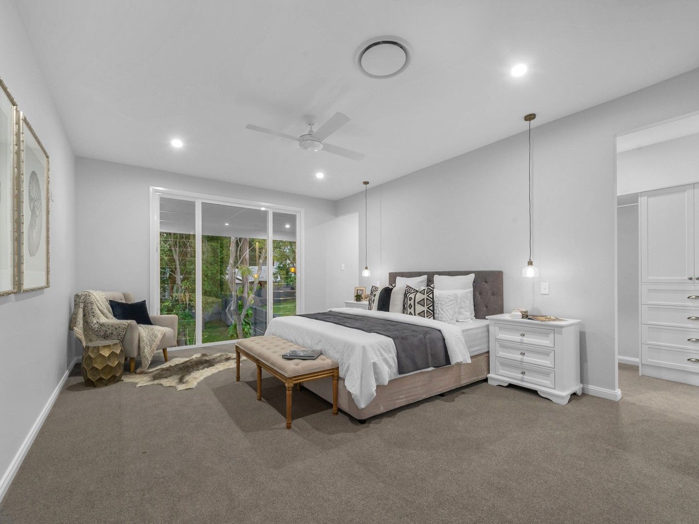 5 bedrooms House in 70 The Promenade CAMP HILL QLD, 4152