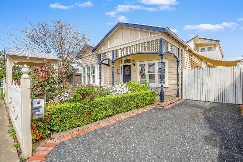 6 bedrooms House in 62 Watt Street SOUTH KINGSVILLE VIC, 3015