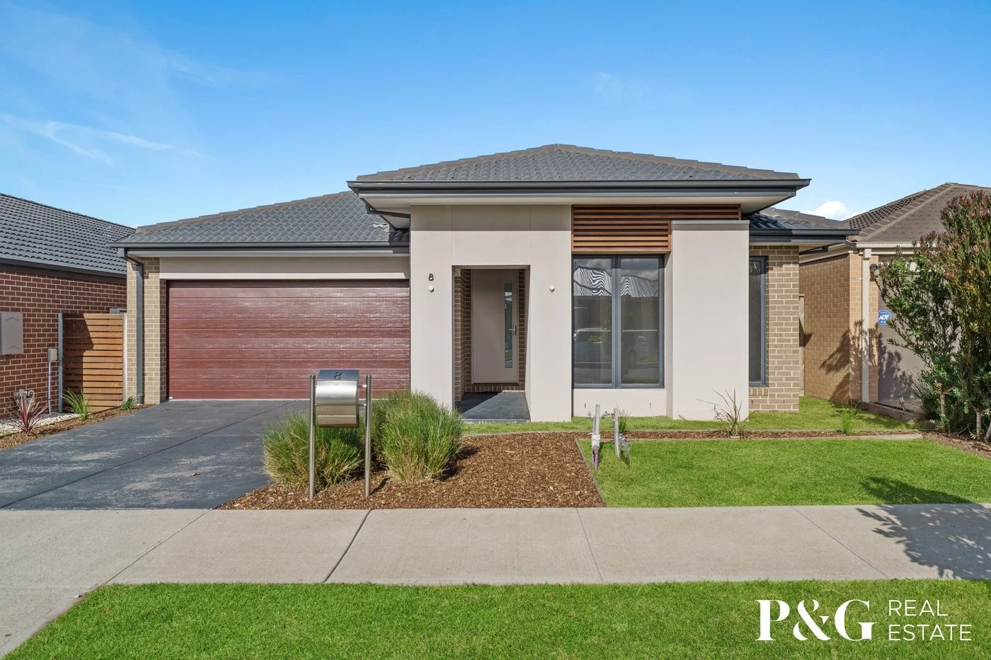 8 Wenn Avenue, Clyde North VIC 3978