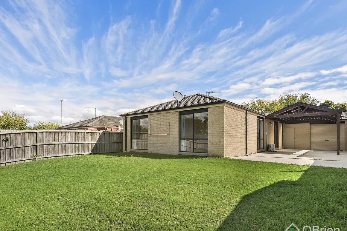 Picture of 10 Tipperary Circuit, PAKENHAM VIC 3810