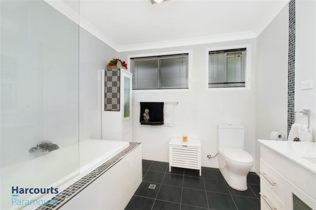 3 Frontignan Street, Eschol Park NSW 2558, Image 1