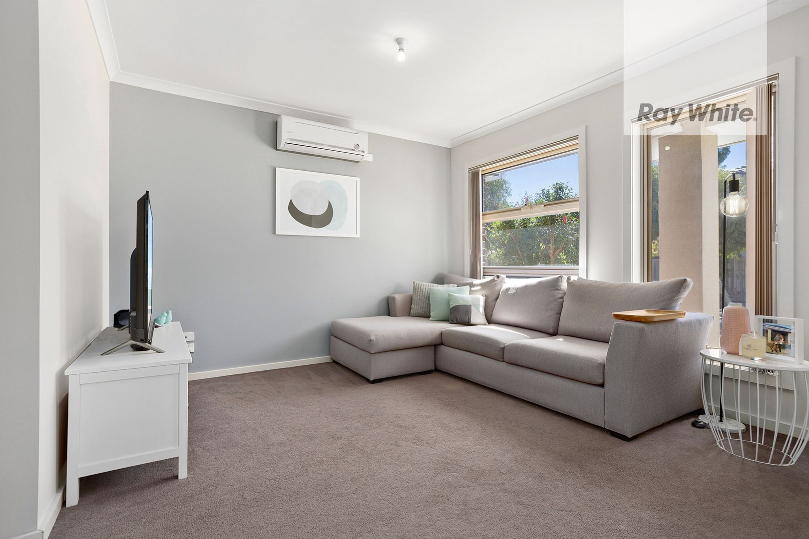 2 Mavora Place, South Morang VIC 3752, Image 2