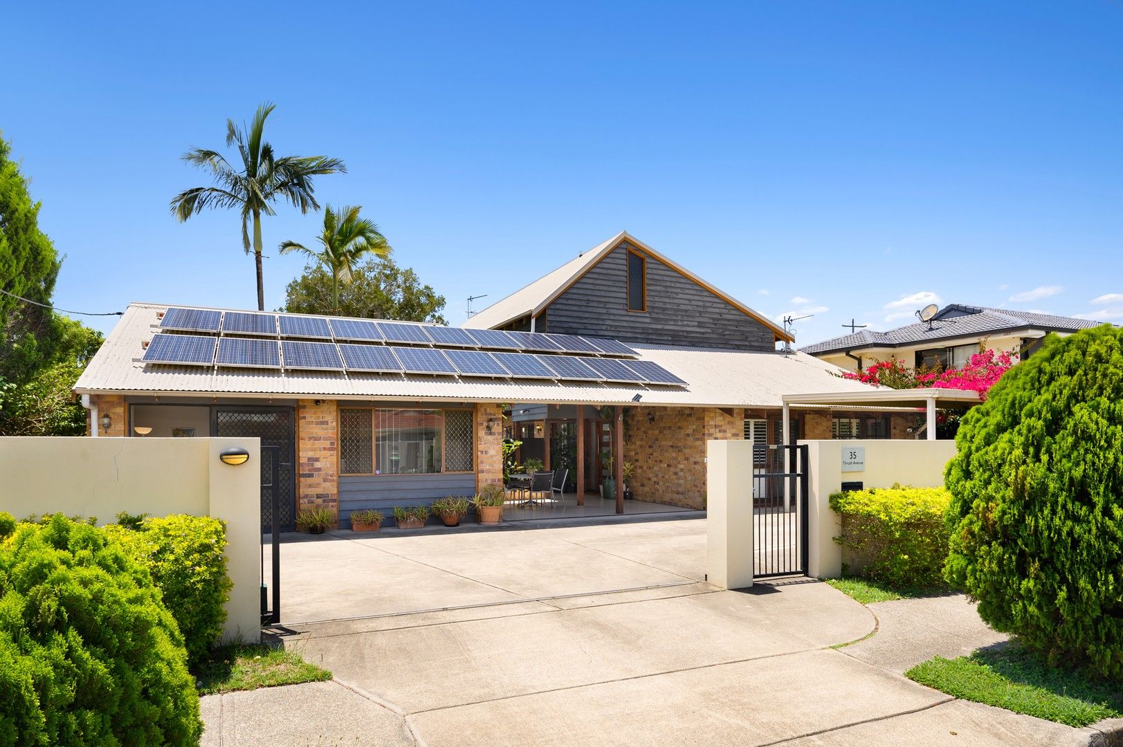 35 Thrush Avenue, Paradise Point QLD 4216, Image 0