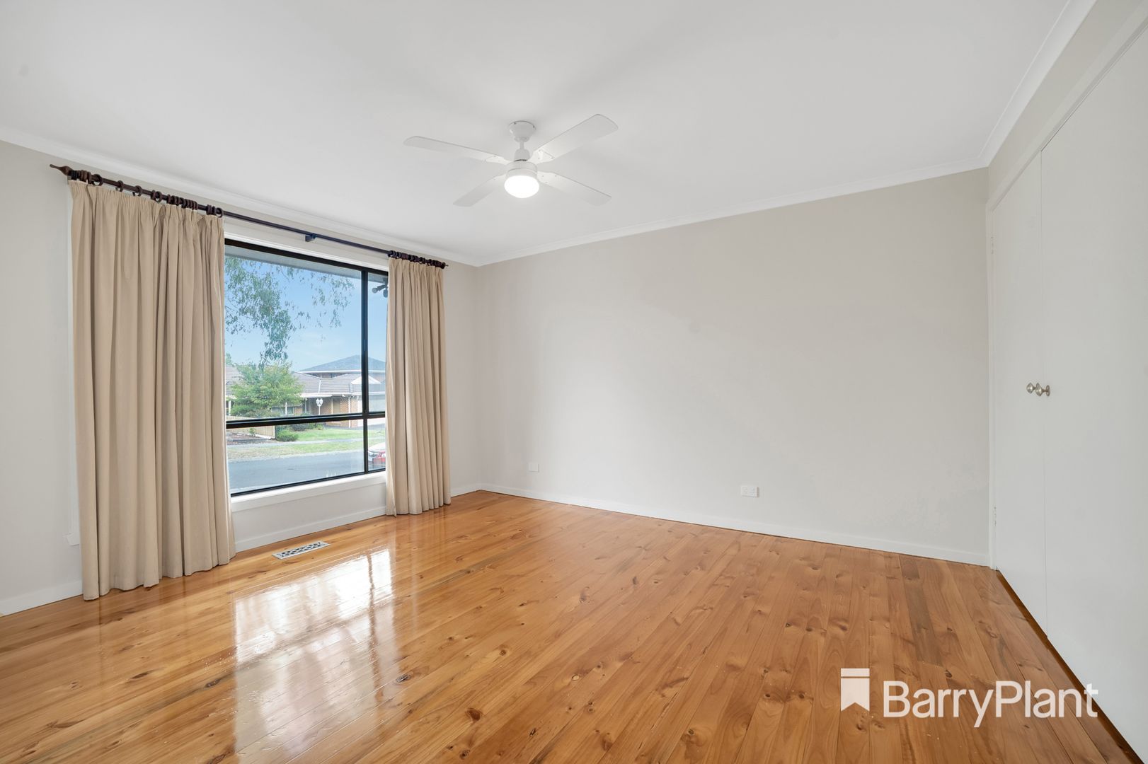1/32 Tourmaline Crescent, Wheelers Hill VIC 3150 Apartment For Rent