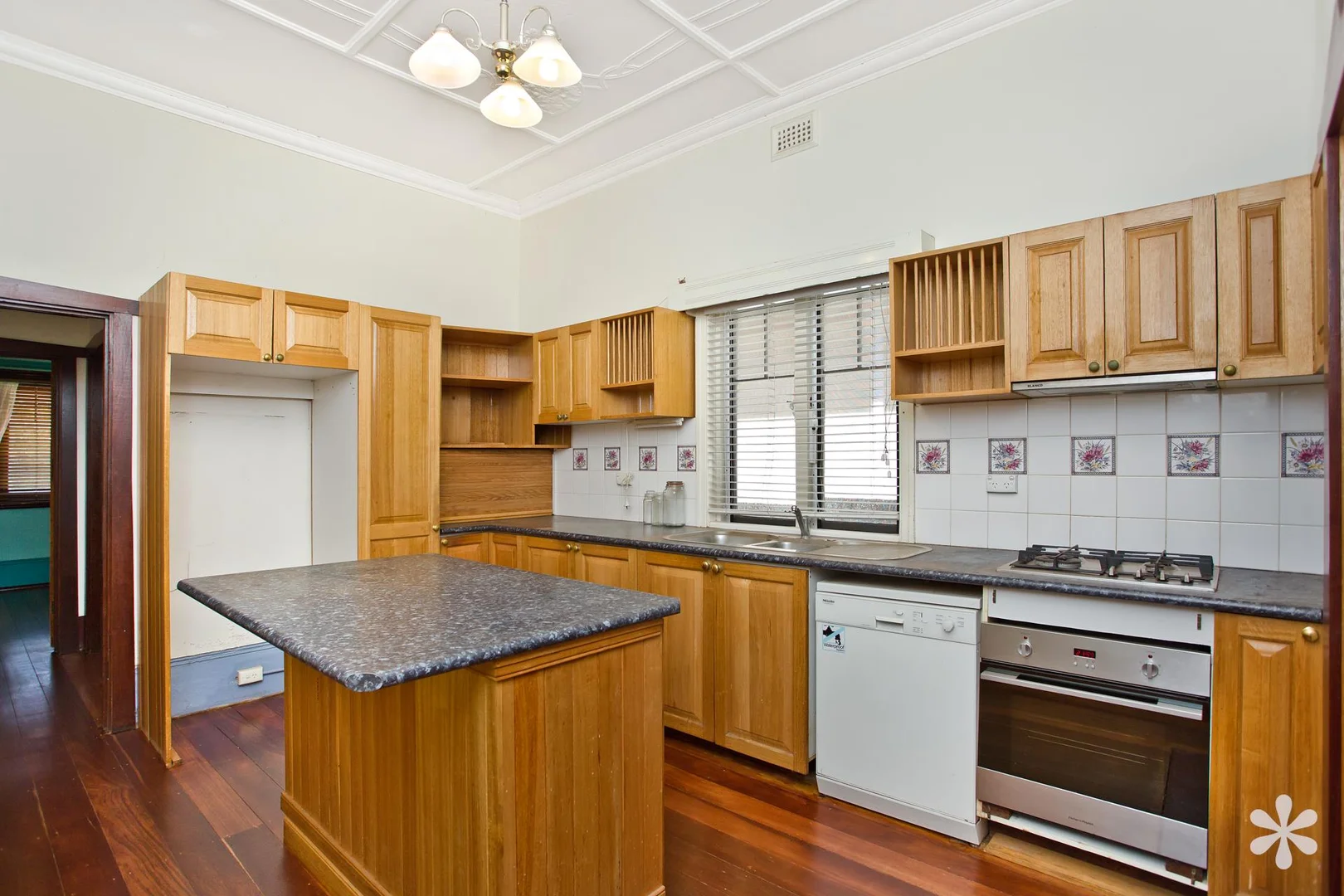 Additional image 3 of 81 Gwenyfred Rd, Kensington WA 6151