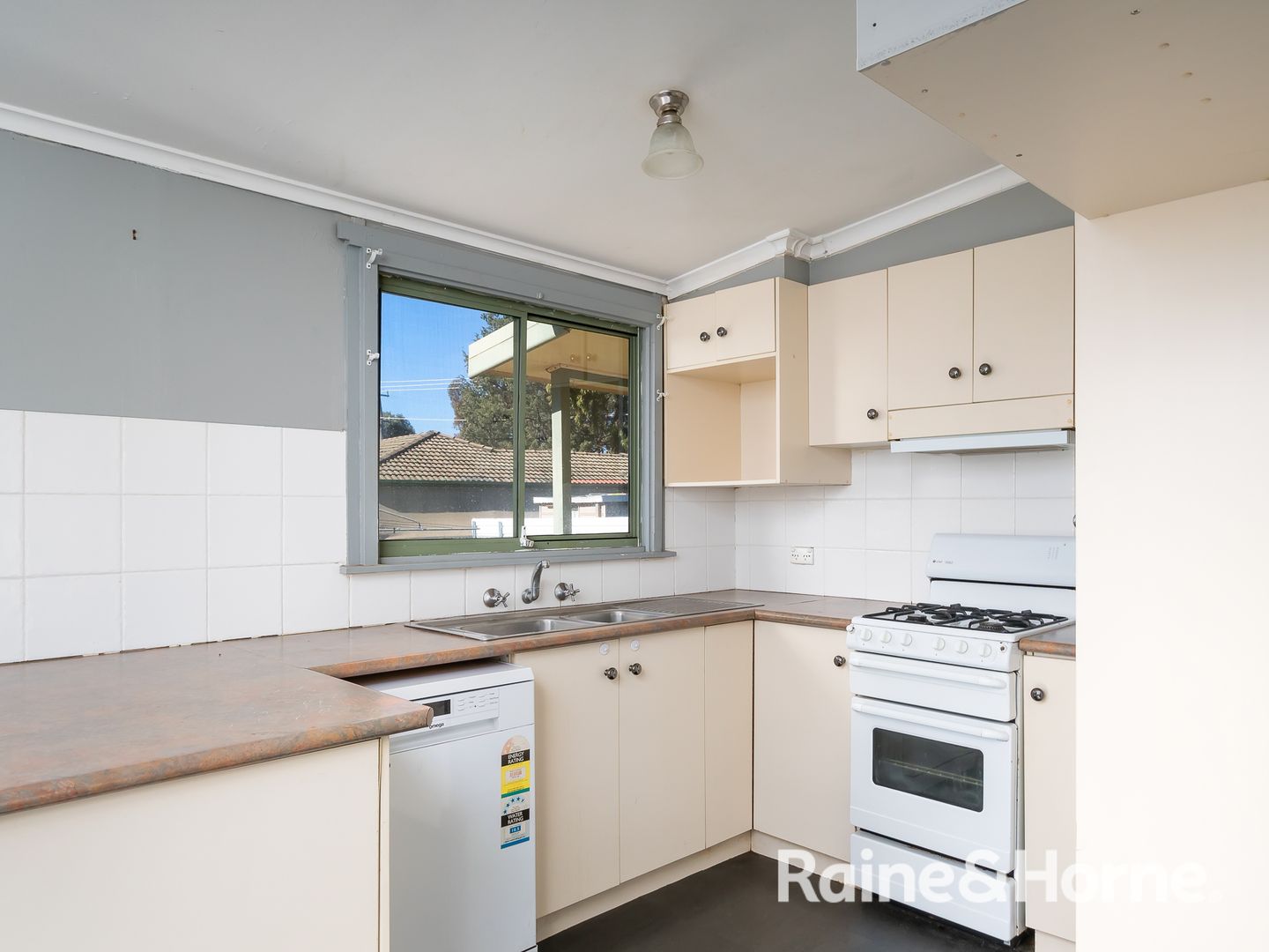 26 Buna Street, Ashmont NSW 2650, Image 2