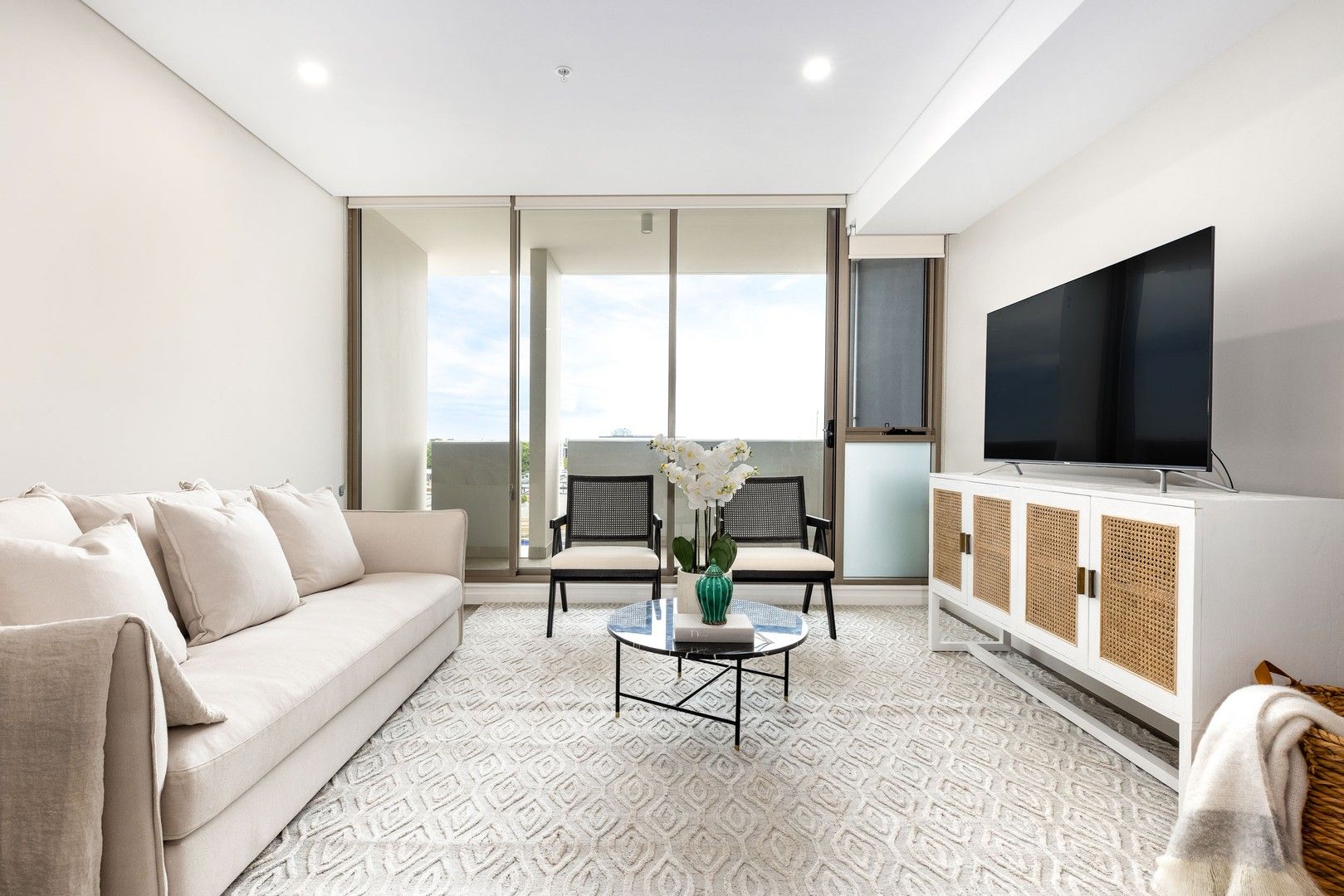 2 bedrooms Apartment / Unit / Flat in 115/8 Sonny Leonard Street ZETLAND NSW, 2017