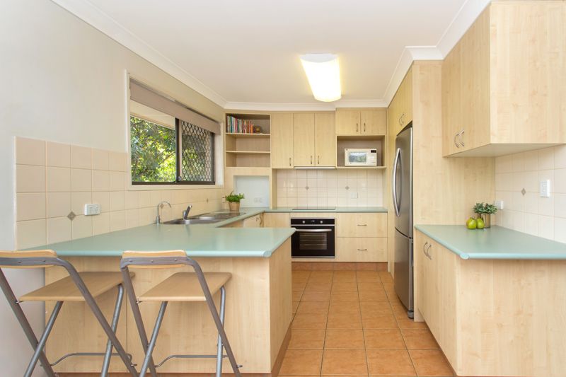 6 Mahonia Street, Bellbowrie QLD 4070, Image 2