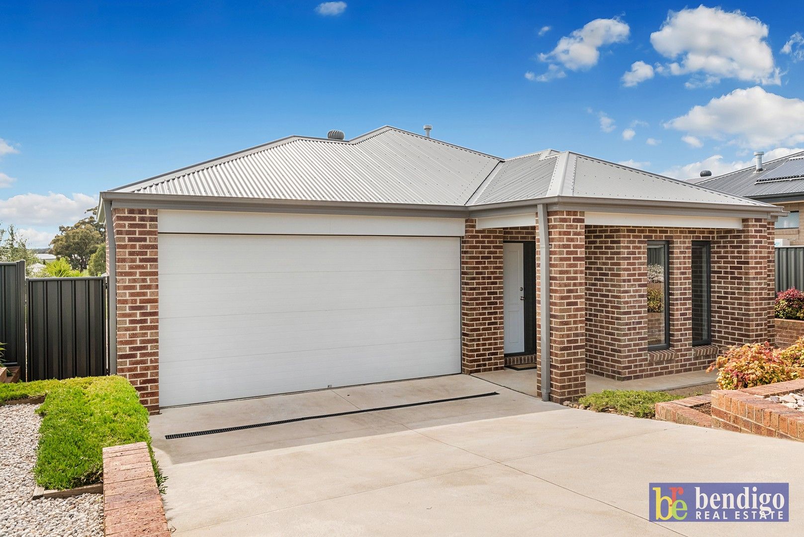 4 bedrooms House in 23 Ashbourne Way KANGAROO FLAT VIC, 3555