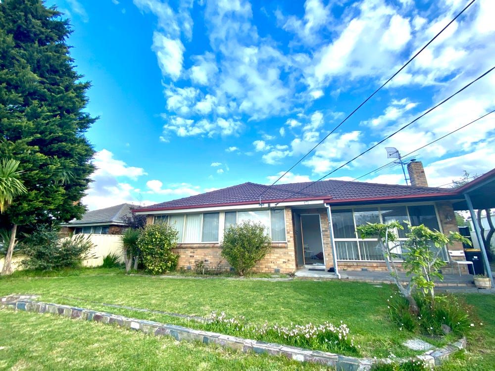 3 bedrooms House in 6 Belmont Court SPRINGVALE VIC, 3171