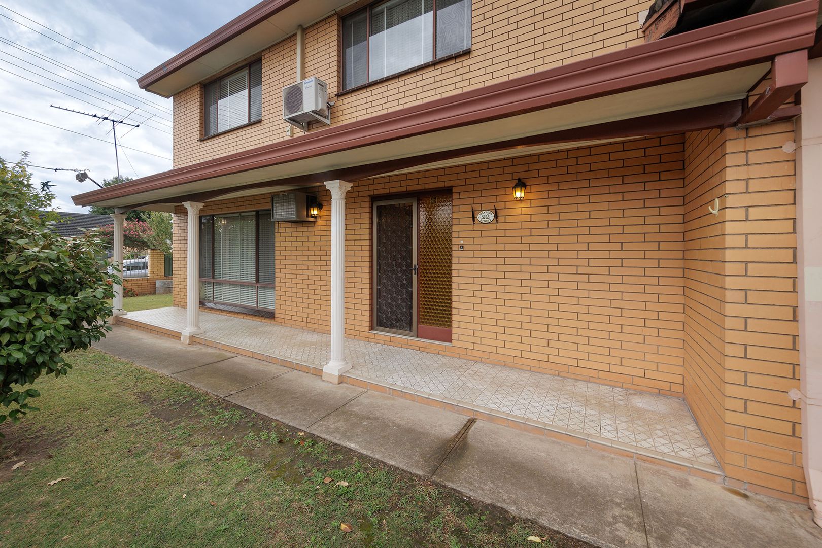 1 & 2/22 Charles Street, Wodonga VIC 3690, Image 2