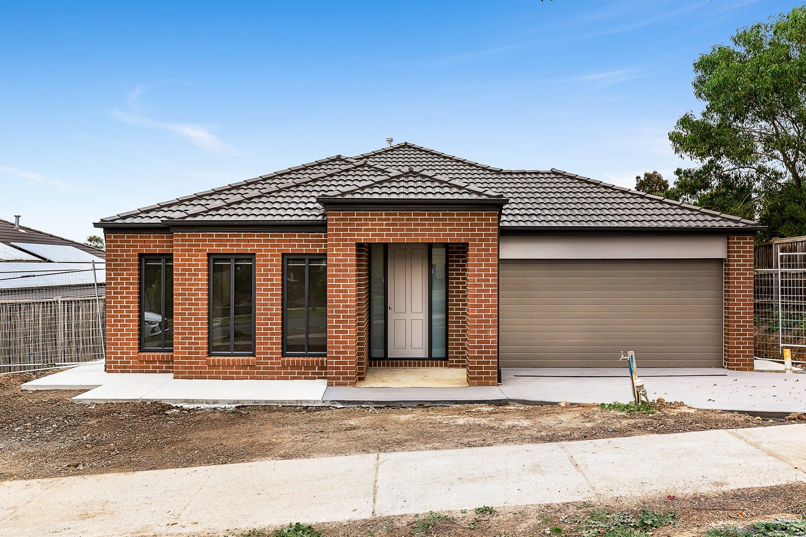 4 bedrooms House in 13 Towerhill Avenue DOREEN VIC, 3754