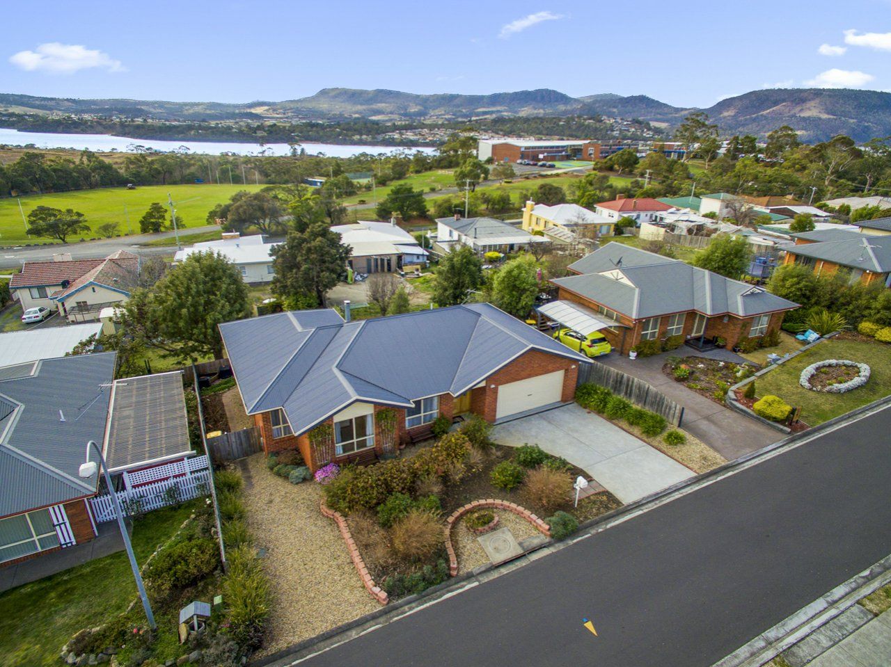 17 Elmac Crescent, Austins Ferry TAS 7011, Image 0