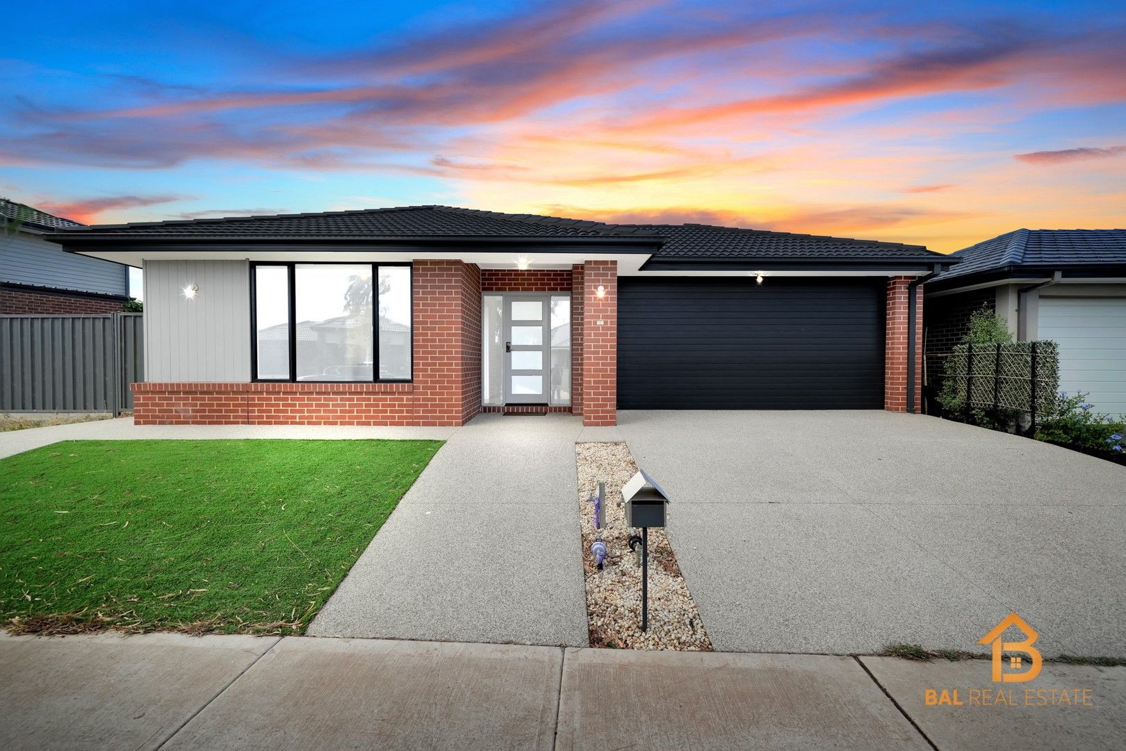 33 Bellerive Crescent, Strathtulloh VIC 3338, Image 0