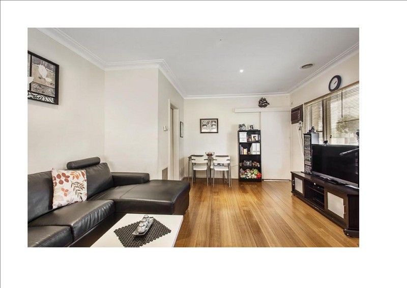 2 bedrooms Apartment / Unit / Flat in 2/102 Truganini Road CARNEGIE VIC, 3163