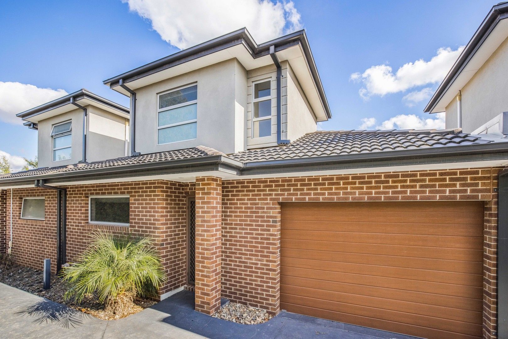 2 bedrooms Townhouse in 2/5 Elsey Road RESERVOIR VIC, 3073