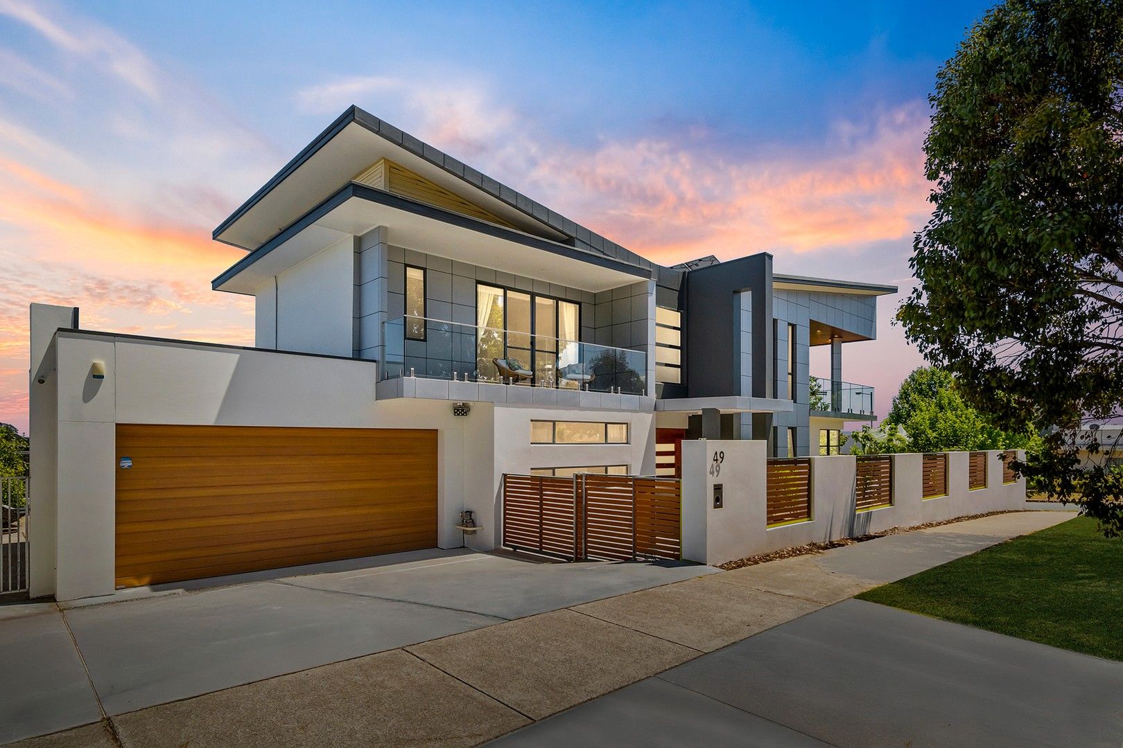 6 bedrooms House in 49 Benalla Street CRACE ACT, 2911