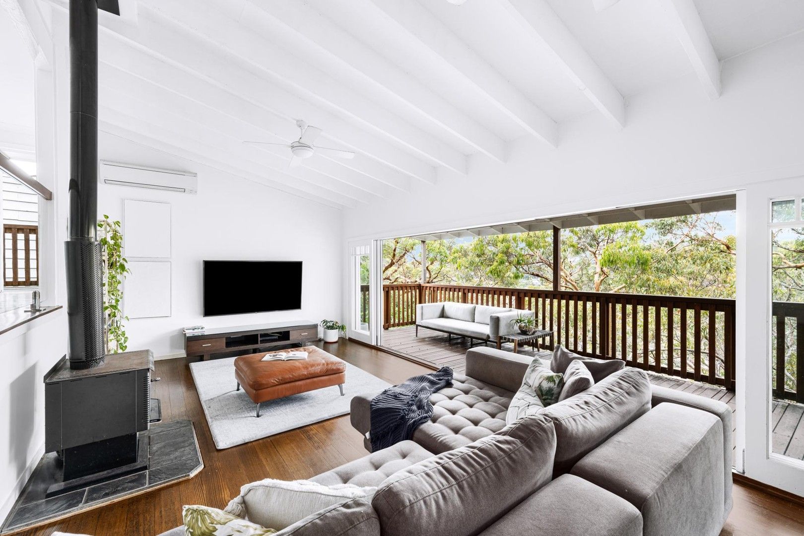 3 bedrooms House in 54 Tatiara Crescent NORTH NARRABEEN NSW, 2101