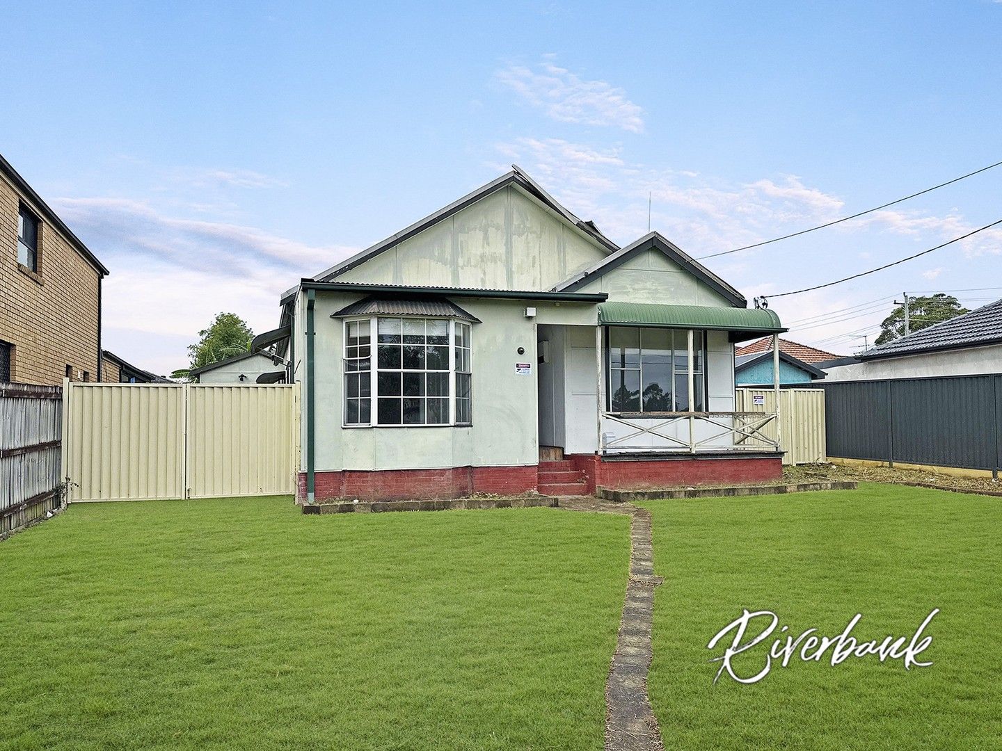 4 bedrooms House in 102 Chetwynd Road MERRYLANDS NSW, 2160