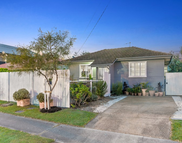 19 Elizabeth Avenue, Clontarf QLD 4019