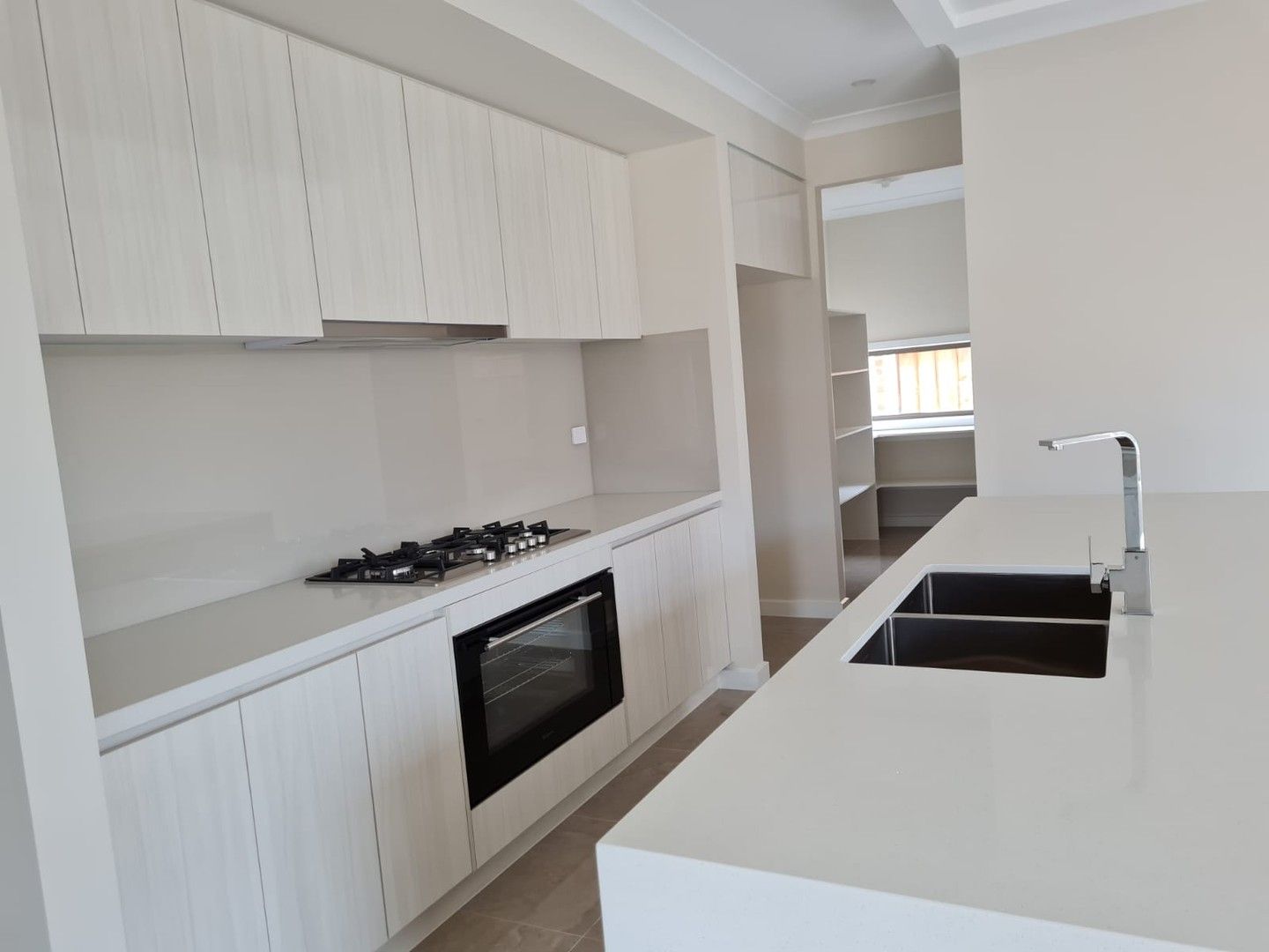 4 bedrooms House in 13 Wafer Road MANOR LAKES VIC, 3024