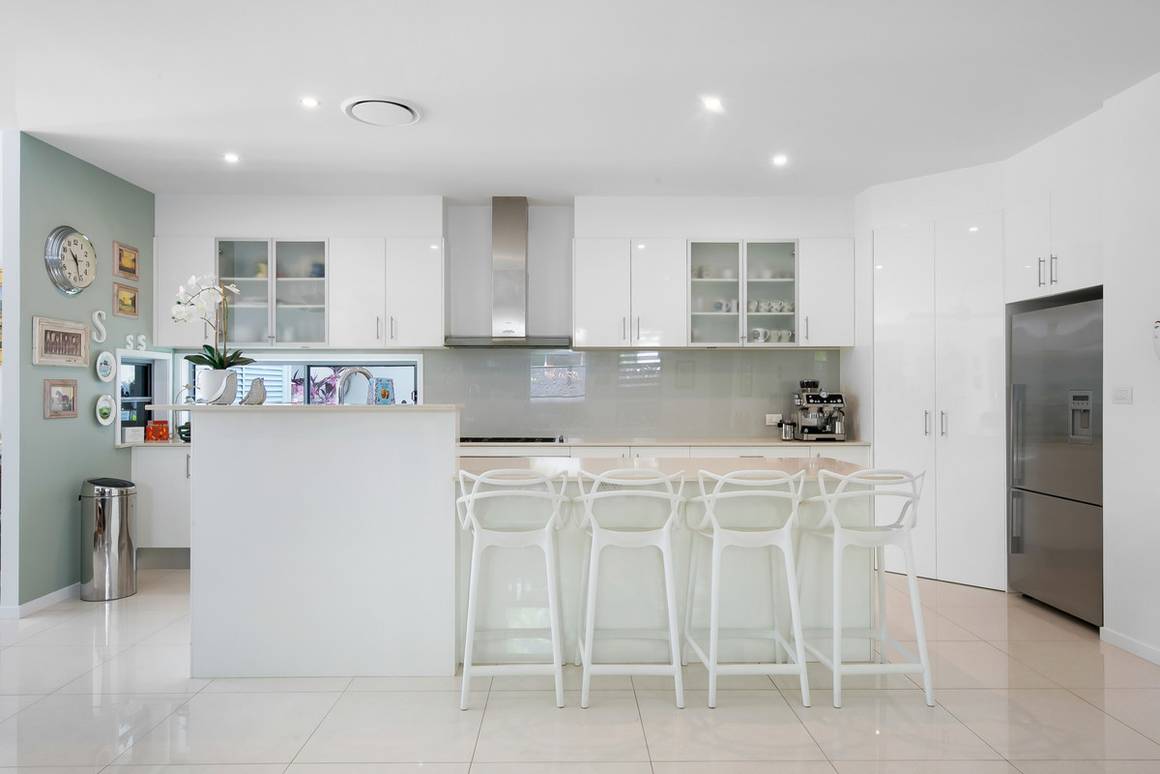 45 Lakelands Drive Merrimac 4226 - Image 5