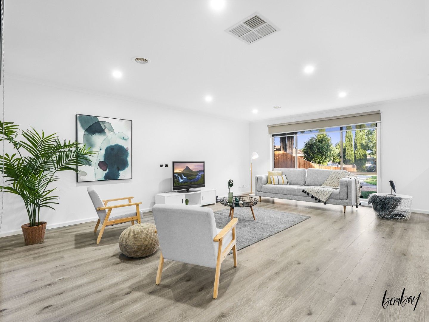 3 bedrooms House in 12 Bodmin Court CRAIGIEBURN VIC, 3064