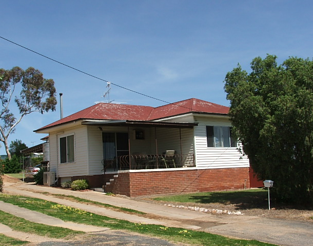 19 South Street, Grenfell NSW 2810