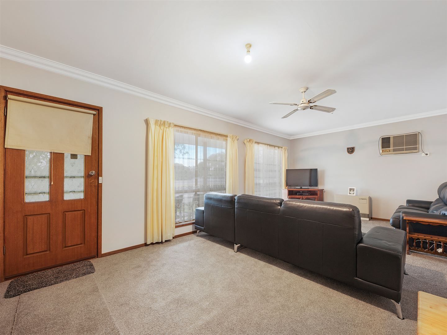 Units 1-3/81 Edwards Street, Wangaratta VIC 3677, Image 2