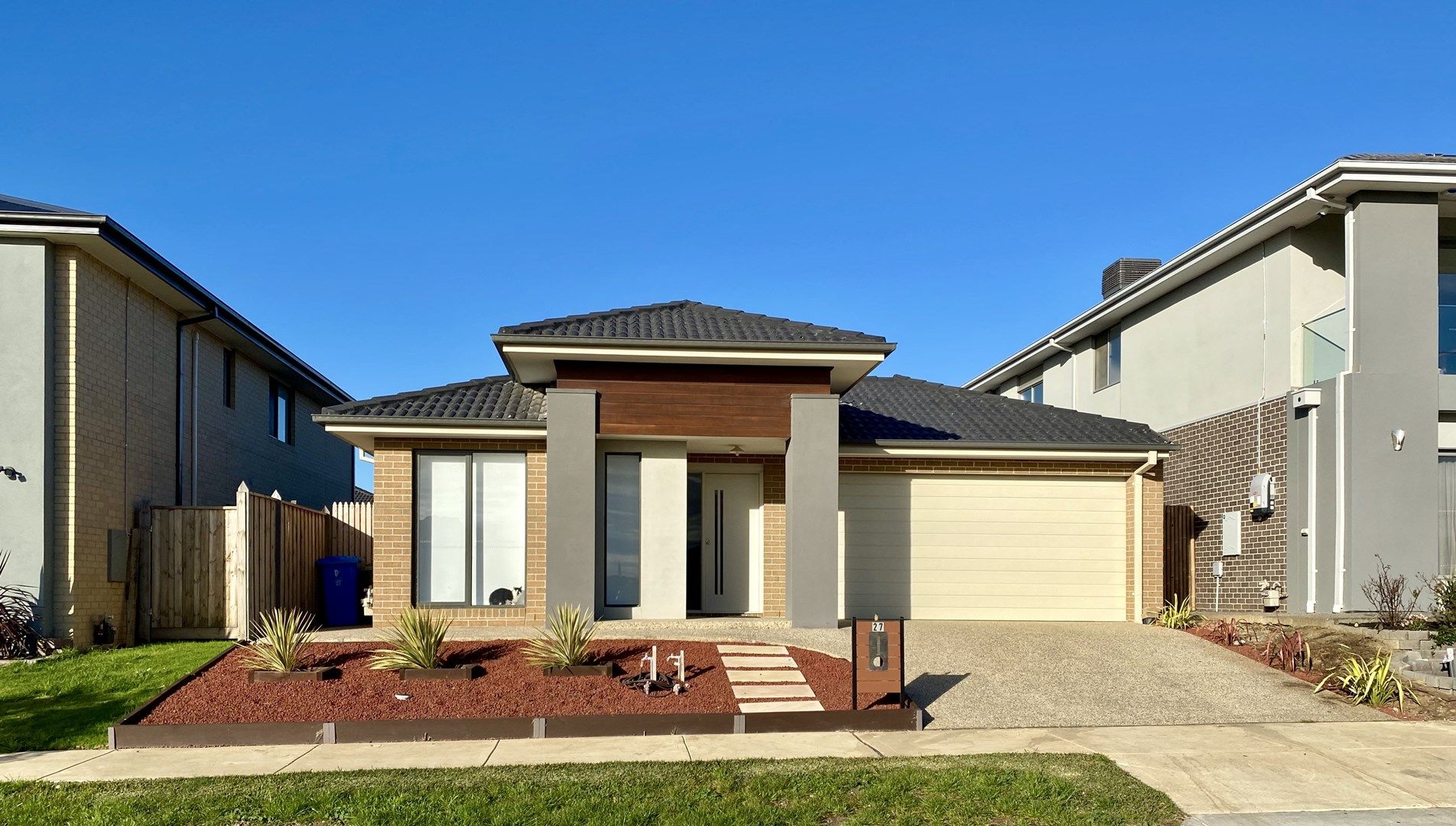 4 bedrooms House in 27 Curzon Street CLYDE NORTH VIC, 3978