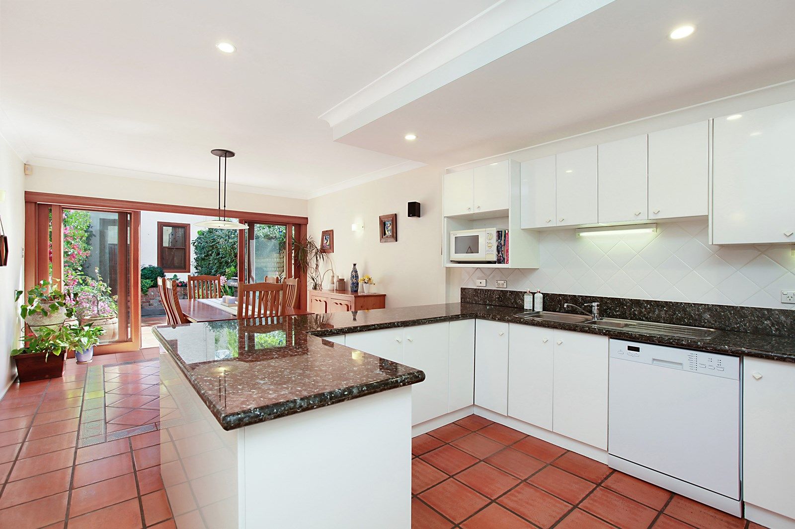 84 Taylor Street, Annandale NSW 2038, Image 2