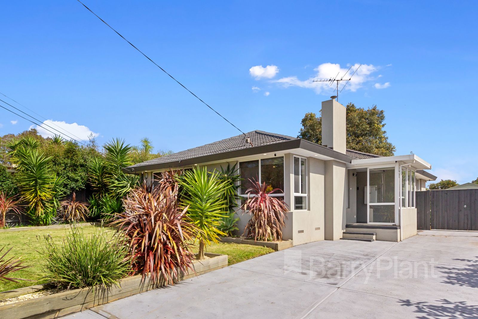 3 bedrooms House in 90 Kanooka Road BORONIA VIC, 3155