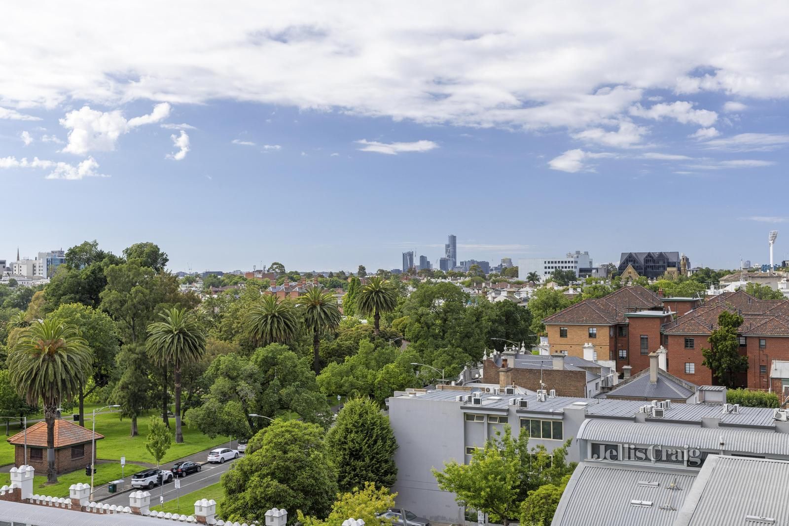 2 bedrooms Apartment / Unit / Flat in 615/162 Albert Street EAST MELBOURNE VIC, 3002