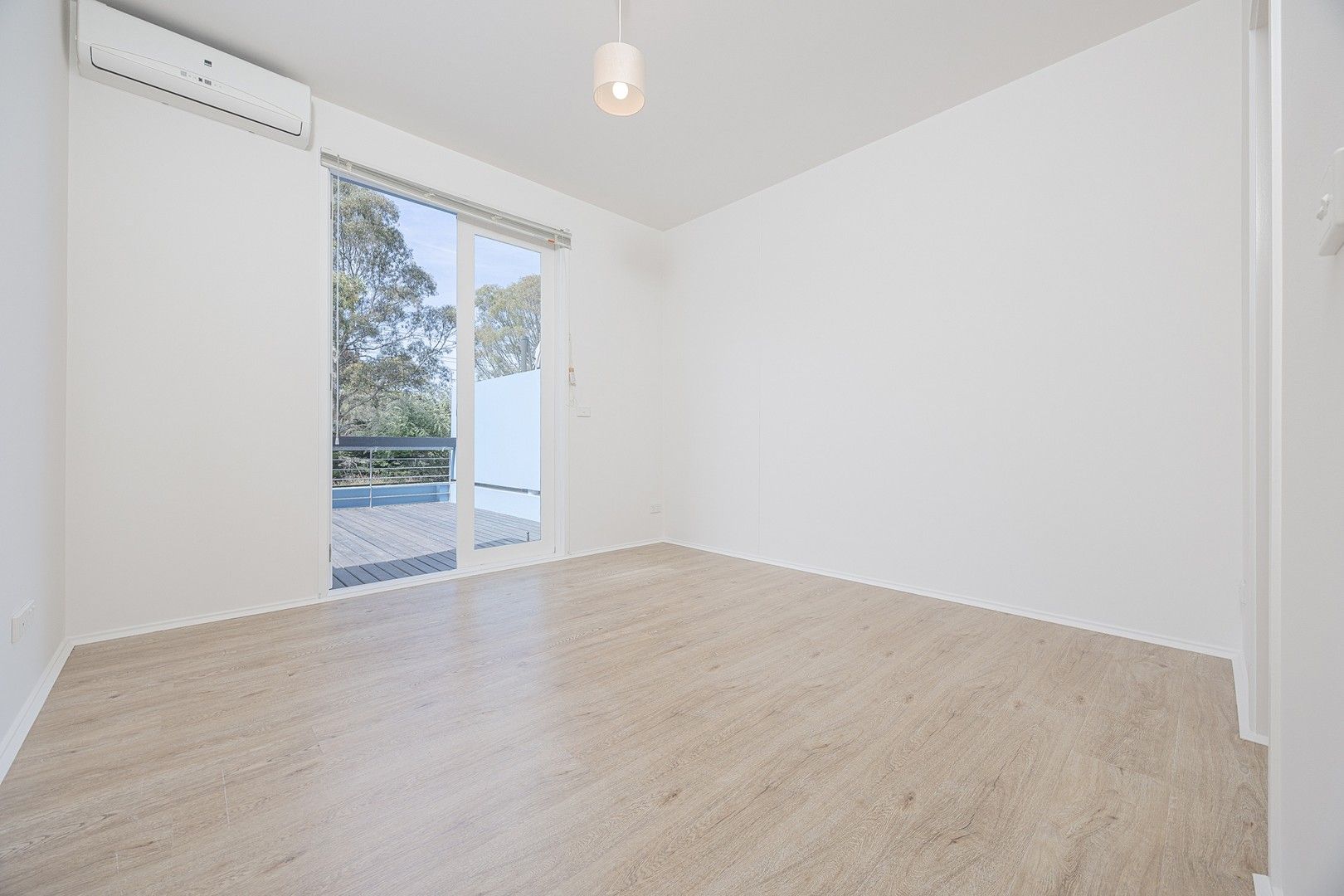 3 bedrooms House in 290 Canterbury Road ST KILDA WEST VIC, 3182