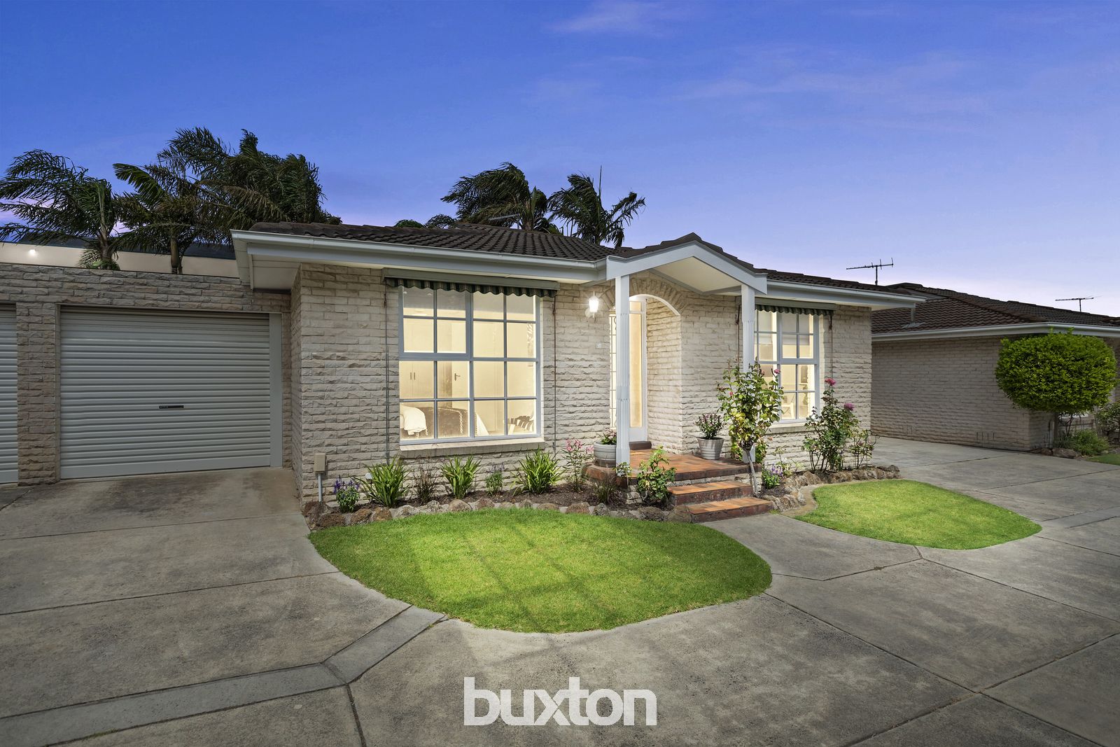 2/8 Bayview Crescent, Black Rock VIC 3193, Image 0