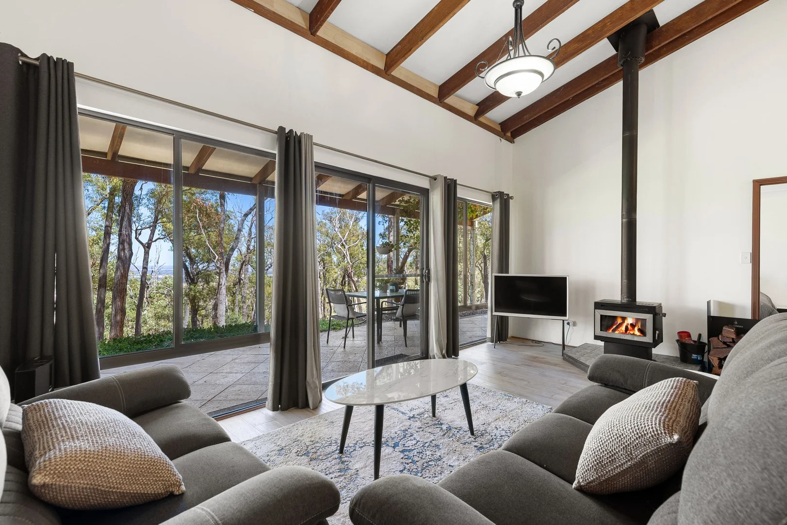 1/672 Tallathalla Road, Waroona WA 6215